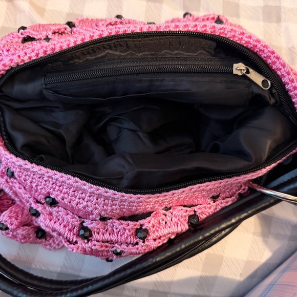 Chic Pink Crochet Shoulder Bag - Picture 4 of 4